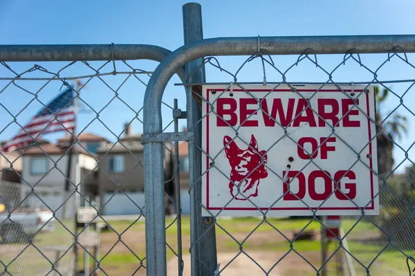 Guard dog sign — Zdjęcie stockowe