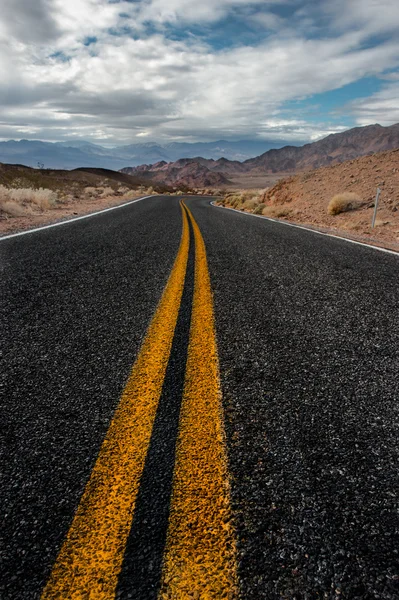 Death valley Highway — Stock Photo, Image