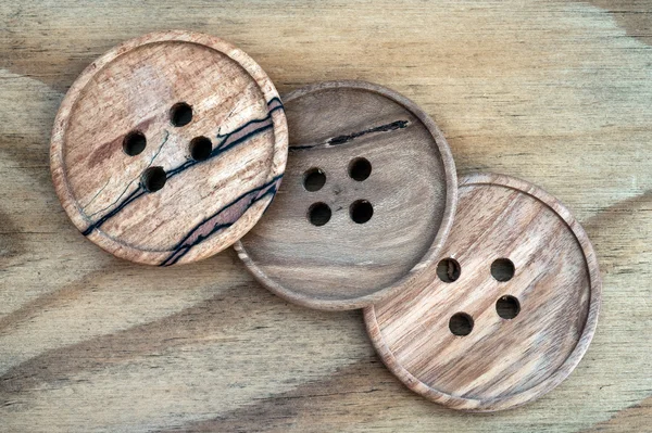 Przyciski drewniane do szycia — Zdjęcie stockowe