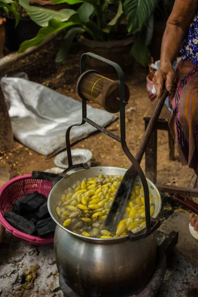 Making silk in thailand — Stock Photo, Image