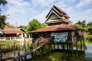 su çok eski tapınağıdır