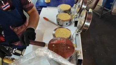 Tanga Muan Thai tatlıları un, süt yumurtası ve hindistan cevizinden yapılır.