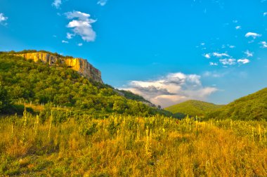 Kırım günbatımı üzerinde dağ manzarası