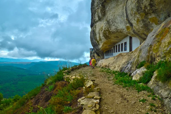 blanoveshchensky Manastırı dağ mangup Kırım'ın üzerinde