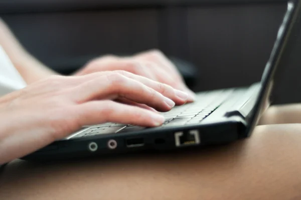 Typing female hands — Stock Photo, Image