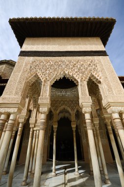 alhambra aslanlar avlusu
