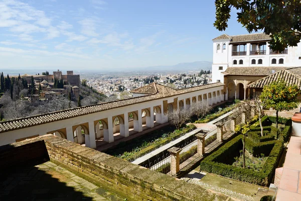 Courtyard biri generalife, alhambra, granada şehrinde acequia — Stok fotoğraf