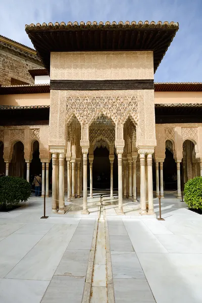 Binnenplaats van de lions in het alhambra — Stockfoto