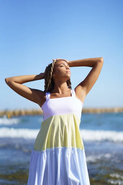 Black Girl Walking Shore Beach Wearing Beautiful Long Dress Young — Stock Photo, Image