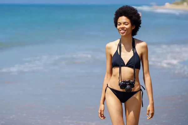 Smiling African American Female Tourist Bikini Photo Camera Neck Walking — ストック写真