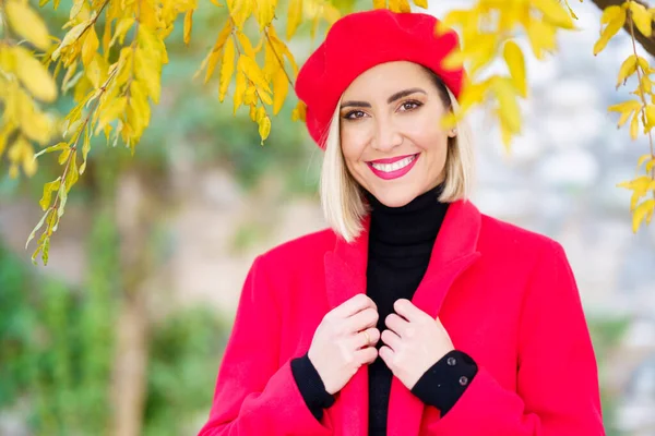 Charismatic Young Happy Female Blond Hair Makeup Elegant Red Beret — Foto Stock