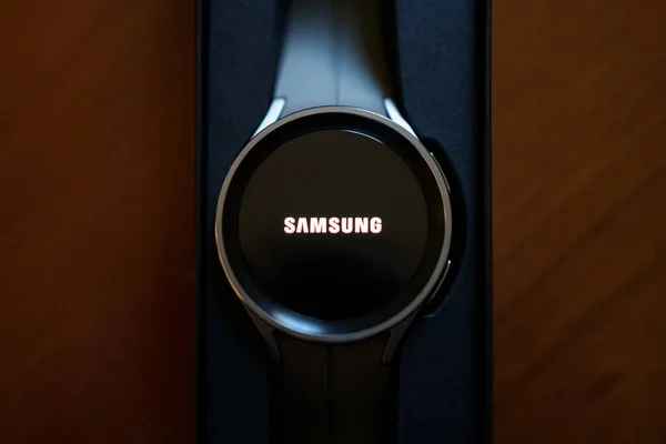 Γρανάδα Ανδαλουσία Ισπανία Σεπτεμβρίου 2022 Νέο Samsung Watch Pro Στο — Φωτογραφία Αρχείου