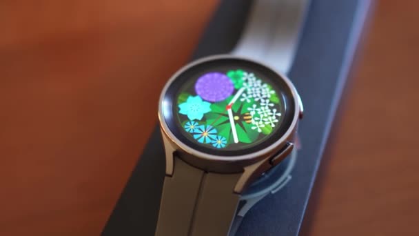 Granada Andaluzia Espanha Setembro 2022 Novo Samsung Watch Pro Sua — Vídeo de Stock