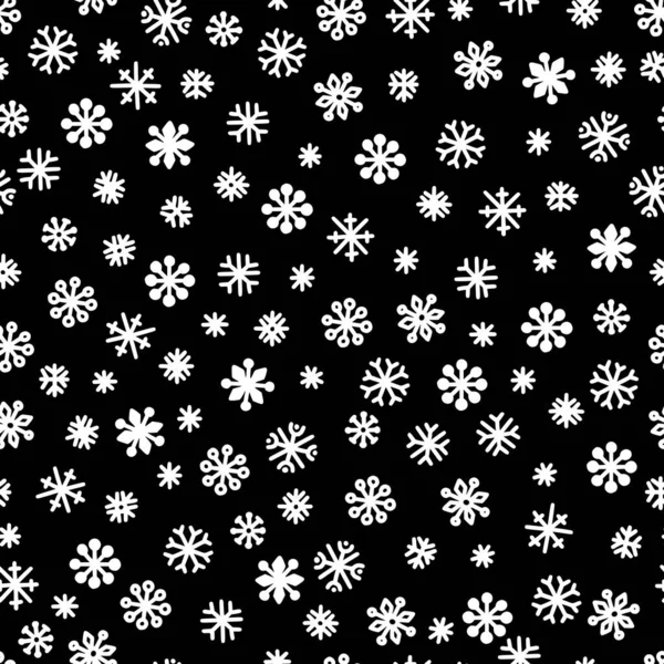 Bezešvé vzor bílých sněhových vloček na černém pozadí. Jednoduchý vzor pro kulisy, balicí papír a sezónní design. Vánoční pozadí se sněhem ve skandinávském stylu — Stockový vektor