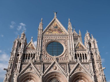 İtalya 'nın Toskana şehrindeki Duomo di Siena Katedrali Batı Cephesi ayrıca Cattedrale Metropolitana di Santa Maria Assunta olarak da bilinir.