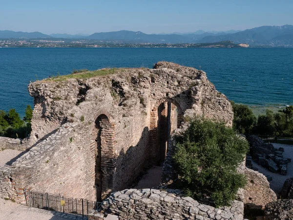 Grottoes Catullus Grotte Die Catullo Residential Area Sirmione Peninsula Lake — Stock Photo, Image