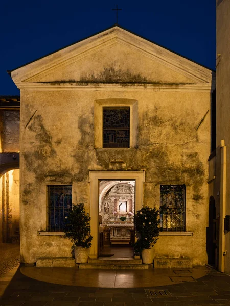 Церковь Святой Анны Делла Рокка Мадонна Делла Порта Сирмионе Италия — стоковое фото