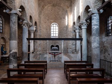 İtalya, Grado 'daki Santa Maria delle Grazie Hıristiyan Kilisesi İç Mağarası Bazilikası