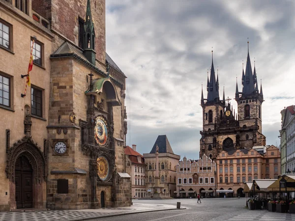 Prag, Çek Cumhuriyeti - 3 Temmuz 2021: Prag veya Prag 'daki Staromestska Namesti