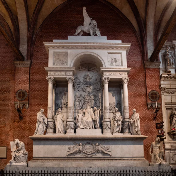 Benátky Itálie Ledna 2022 Památník Nebo Mauzoleum Věnované Titian Kostele — Stock fotografie