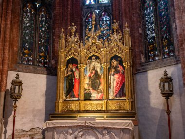 Venedik, İtalya - 4 Ocak 2022: Santa Maria Gloriosa dei Frari Kilisesi 'nin Köşe Kilisesi