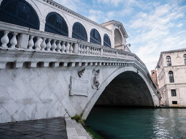 Rialto Brücke Oder Ponte Die Rialto Venedig Italien Nachts Beleuchtet — Stockfoto