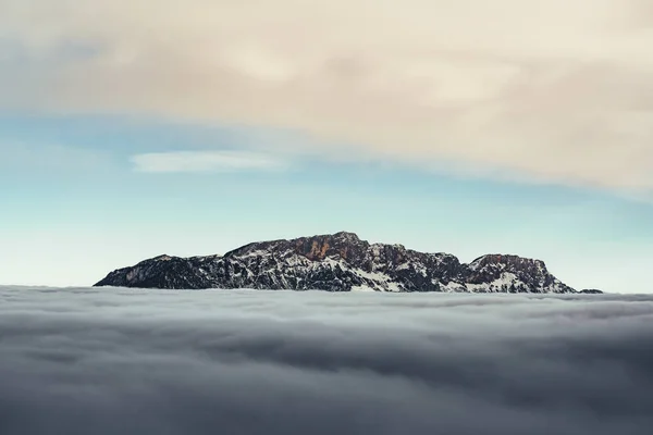 Kışın Dağ Manzarası Ortasında Alpler — Stok fotoğraf