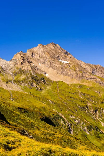 Hermoso Paisaje Del Valle Las Montañas Del Cáucaso —  Fotos de Stock