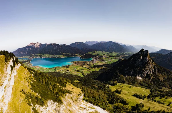 Vista Panorâmica Montanha Com Lago Verão Imagens De Bancos De Imagens