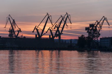 gün batımında Tersanesi