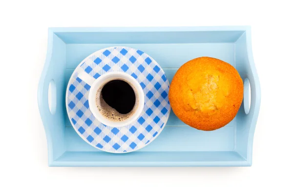 Muffin with coffee cup, in a tray for breakfast. isolated on whi — Stock Photo, Image