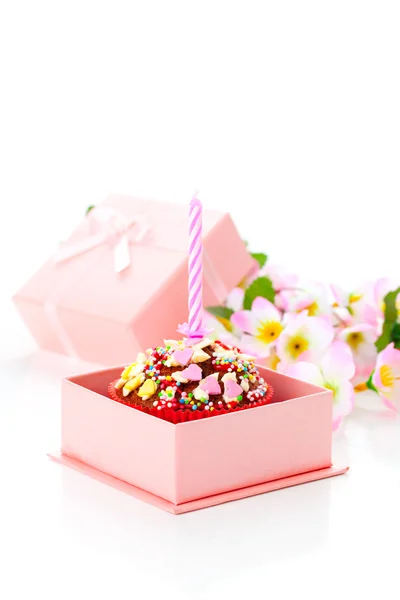 Birthday / Valentine cupcake with a candle, isolated on a white background — Stock Photo, Image