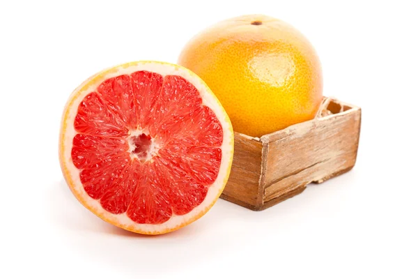 Grapefruit auf weißem Hintergrund — Stockfoto