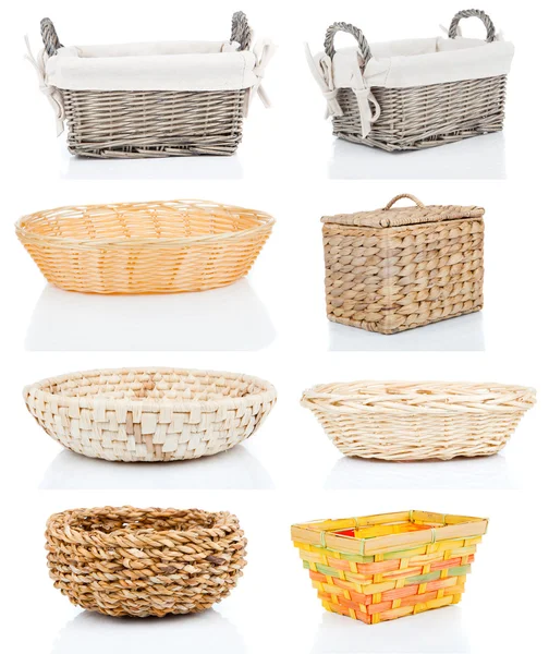 Beyaz bir arka plan üzerinde izole ahşap sepet seti