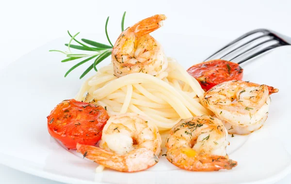 Shrimp Linguine with Pasta. Focus on shrimp. — Stock Photo, Image