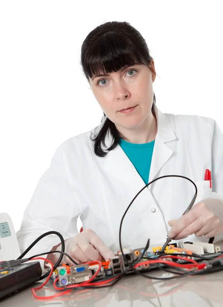 Female support computer engineer - IT woman repair defect — Stock Photo, Image