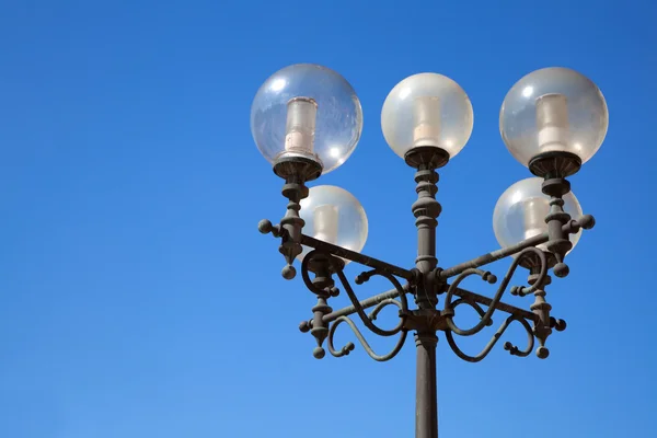 Oude straat-lamp — Stockfoto