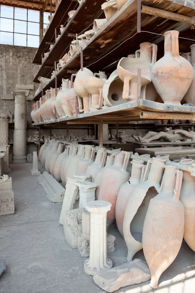 Pompeii antique pottery jugs. — Stock Photo, Image