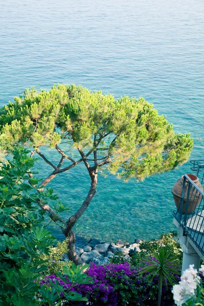 Vista da Costa Amalfitana, Itália. — Fotografia de Stock