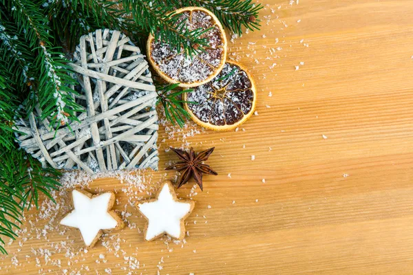 お祝いの装飾とクリスマスクッキー — ストック写真