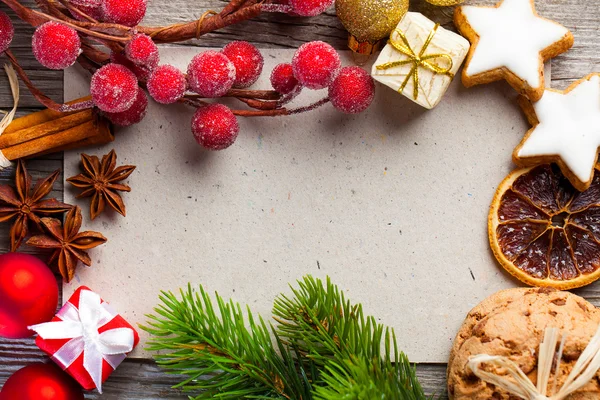 Decoración de Navidad sobre fondo de madera — Foto de Stock