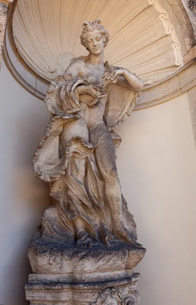 Sculptuur in het paleis in dresden, Oost-Duitsland, gebouwd in ro — Stockfoto