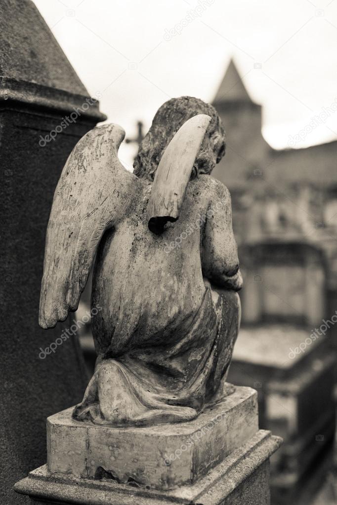 Carcassonne Angel Statue