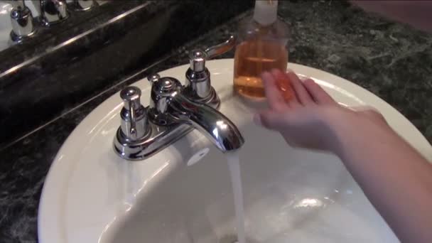 Миття рук — стокове відео