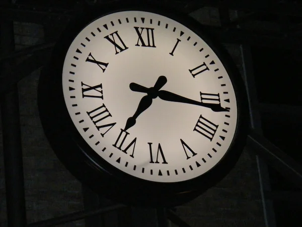 Часы — стоковое фото