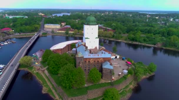 Pieni Eurooppalainen Kaupunki Jossa Alhaiset Talot Antiikin Linnan Tornit — kuvapankkivideo
