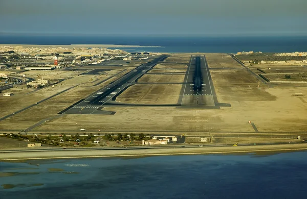 Bahrein (Bahrain) start-en landingsbaan 30r/L 2009 Rechtenvrije Stockfoto's