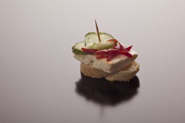 baget üzerinde beyaz peynir