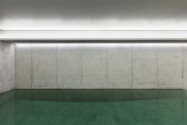 Casa moderna com piscina, interior — Fotografia de Stock