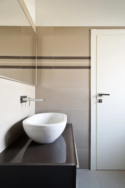 Appartement moderne, salle de bain — Photo